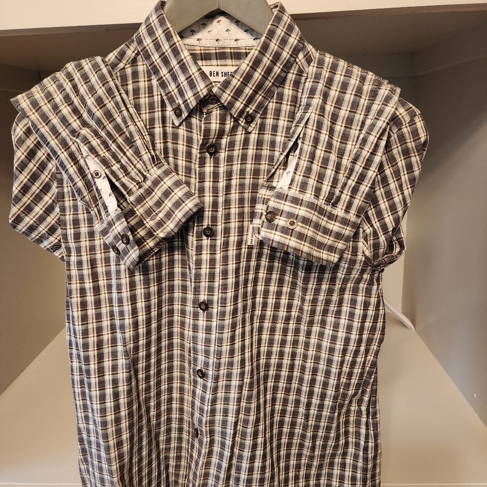 Ben Sherman Men's Plaid size M..100% cotton..pristine condition